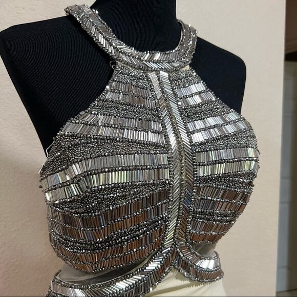 NWT NEW Paparazzi by Madeline Gardner 98143 beaded high neck jersey prom dress - Picture 4 of 9